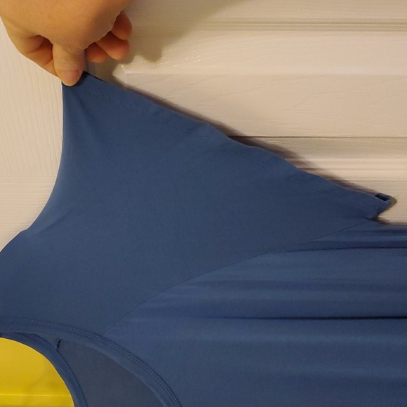 Nice tunic top - Picture 3 of 5